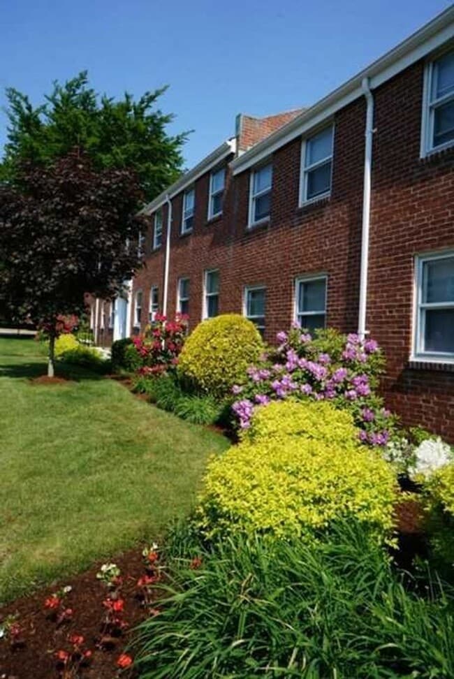 Photo - Shawomet Gardens Apartments