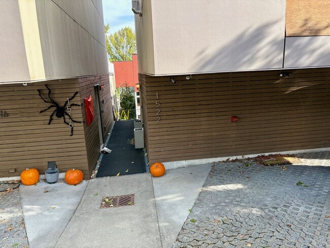 Photo - Beacon Hill Townhouse