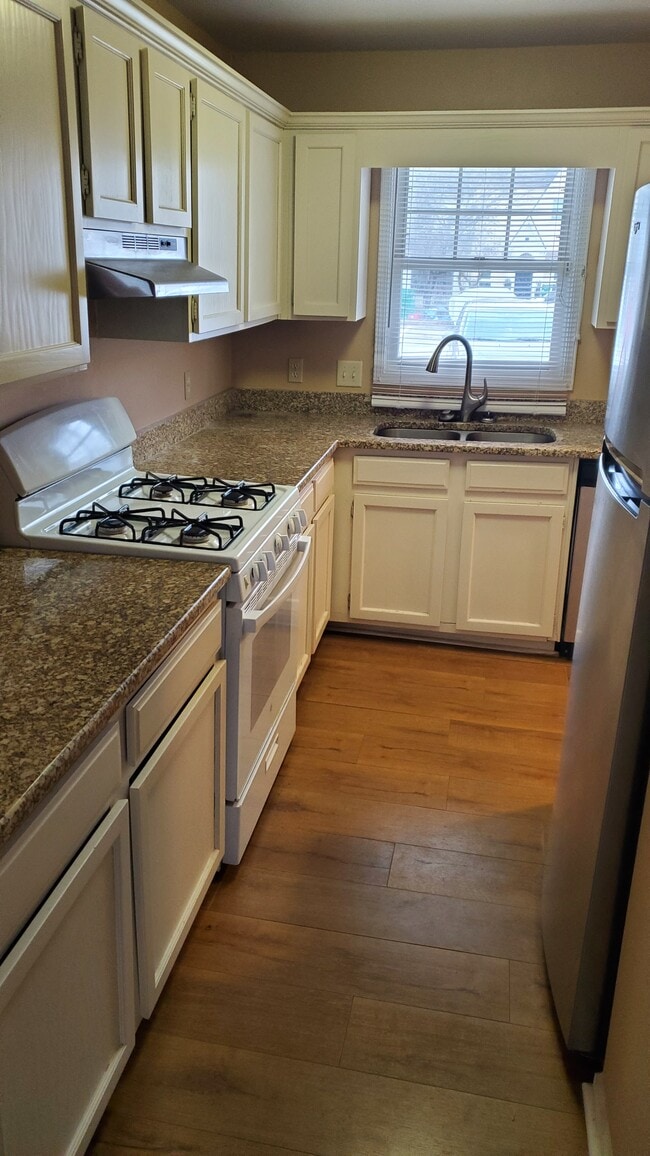 Cocina - 1 - 2388 Cove Rd
