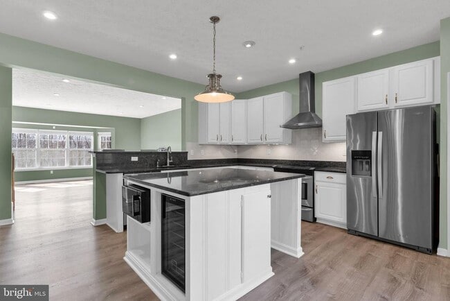 Photo - 8227 Moffat Run