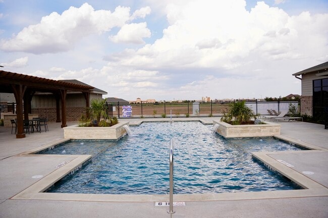 Lounge Pool - The Hartley