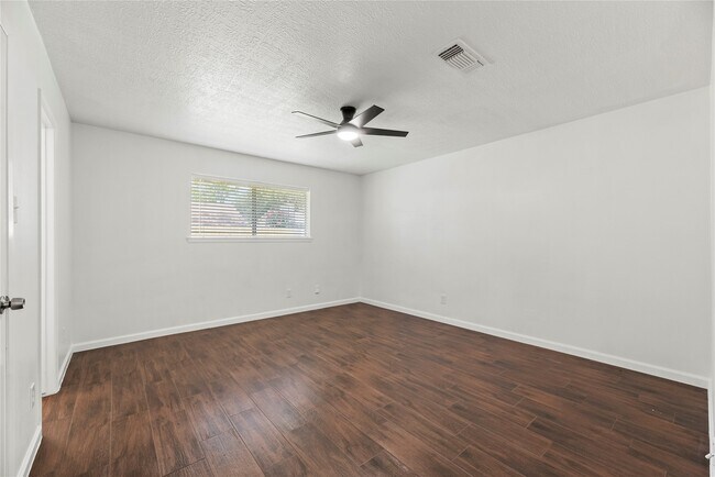 Photo - 15362 Meadow Village Dr