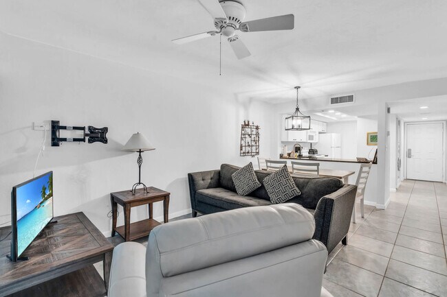 Building Photo - 600 Neapolitan Way