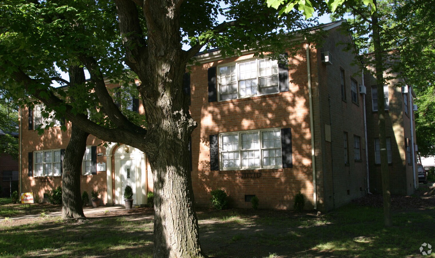 Photo - 4904 Chamberlayne Ave Apartments