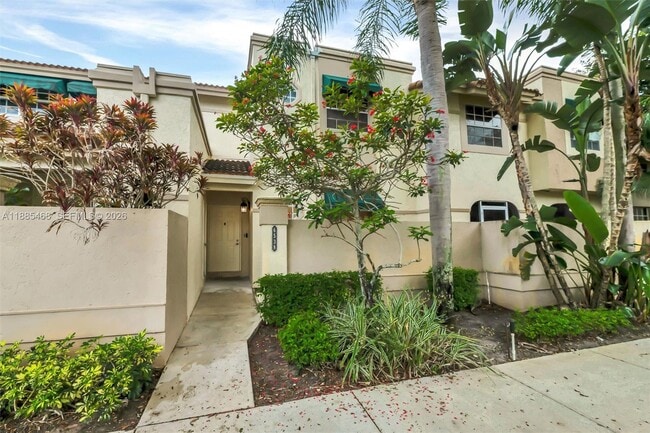 Photo - 6538 Via Regina