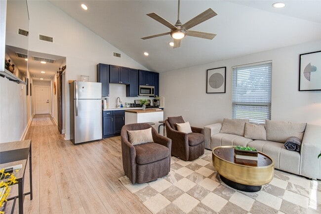 Building Photo - 4049 Lucille St