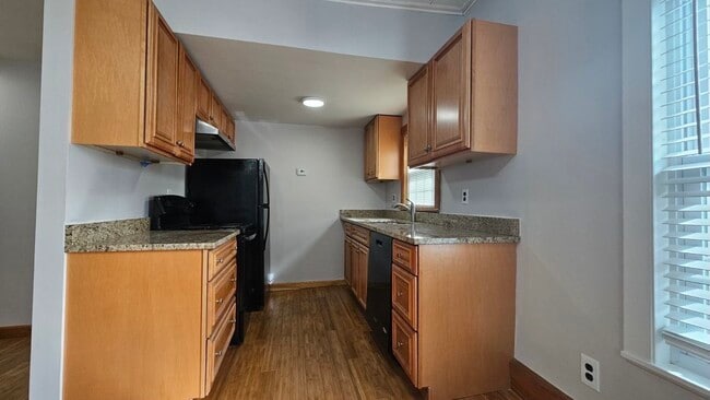 Building Photo - 90 Wallace St Unit 2