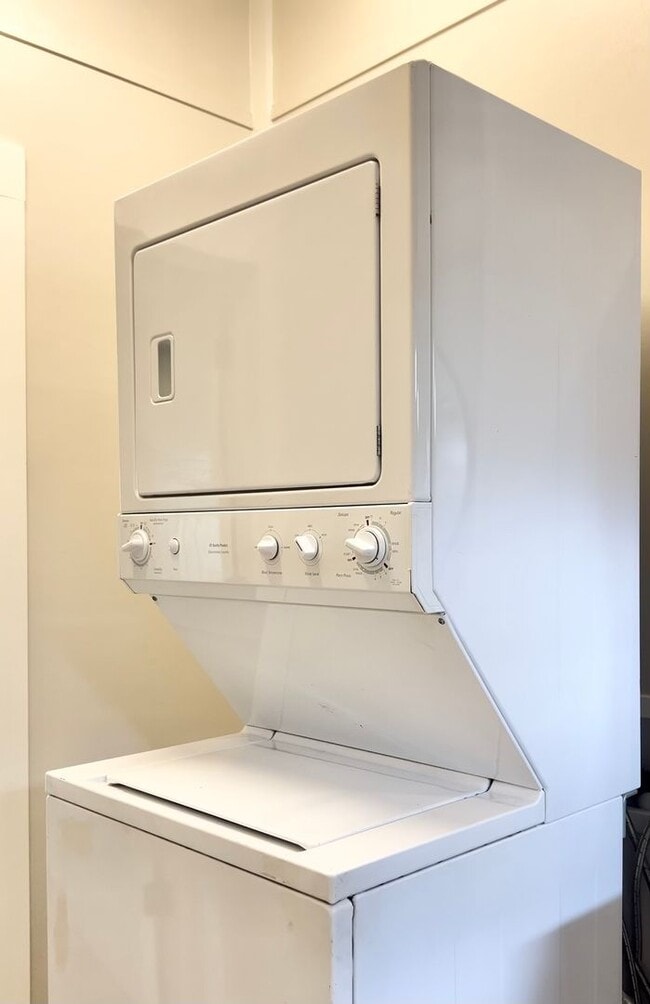 Photo - RENTAL AVAILABLE- 3 BED 3 BATH CLOSE TO CAMPUS