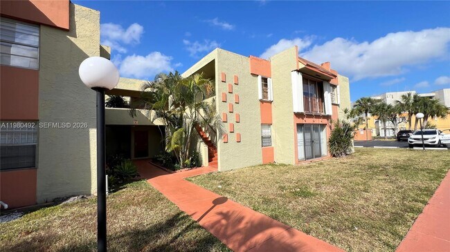 Building Photo - 9331 SW 4th St Unit 101A