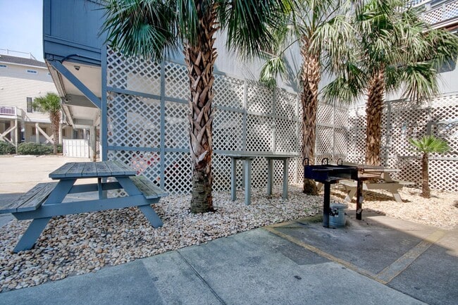 Photo - 627 N Waccamaw Dr Unit 309