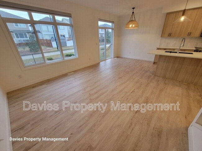 Photo - 16230-16219 19 Ave SW Unit MAIN