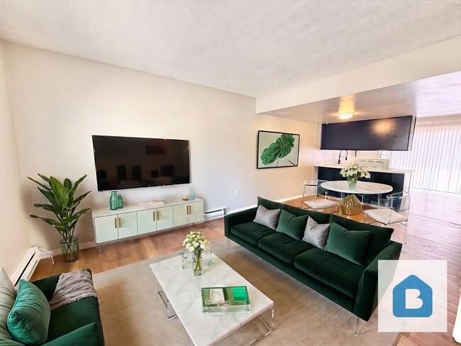 Photo - 37 Royal Crest Dr Unidad A