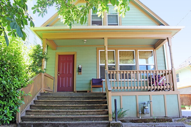 19 SE 30th Ave