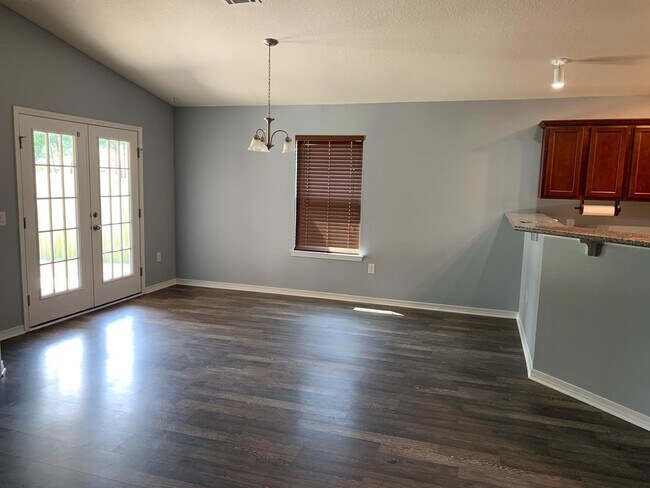 Photo - 5685 Peach Dr