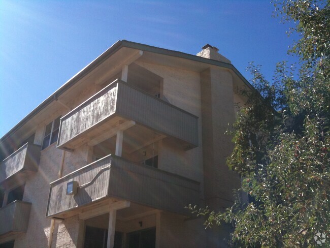 Building Photo - 3035 Oneal Pky Unit Stratford Park West Rental