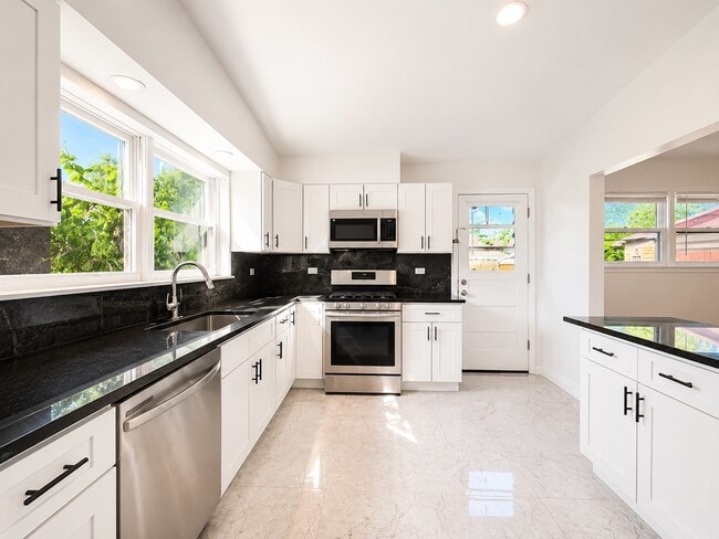 406 Sunset Dr