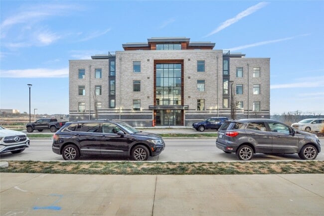 Building Photo - 16460 Wildhorse Lk Blvd Unit 301