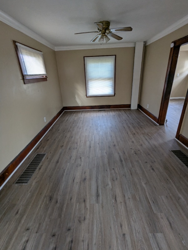 Photo - 617 Dewey Ave