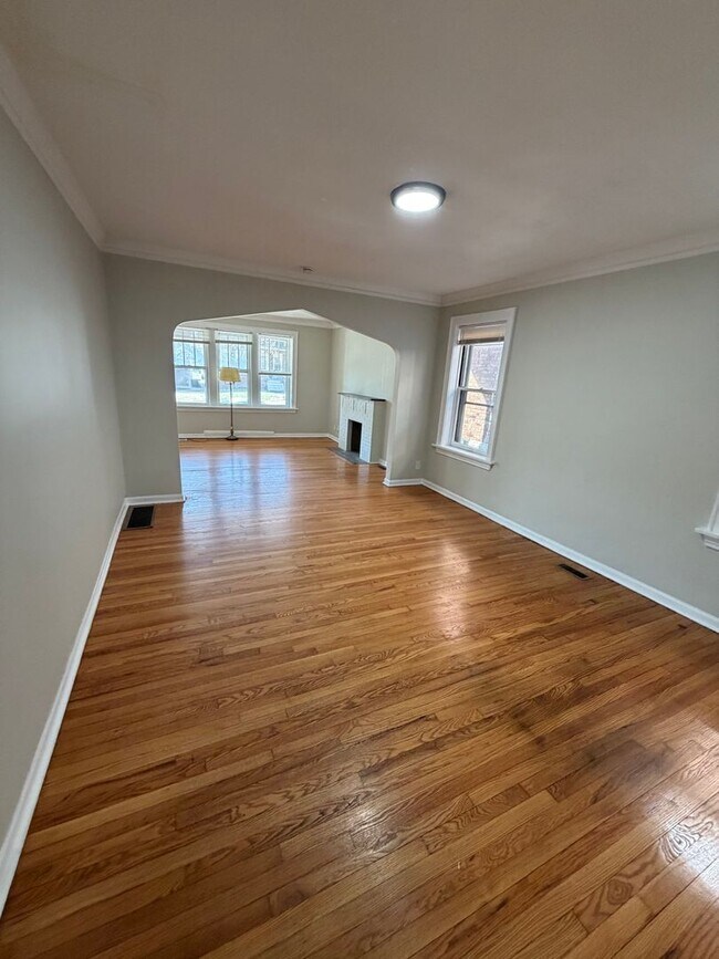 Photo - 5041 Lindenwood Ave Unit B, 1st Fl