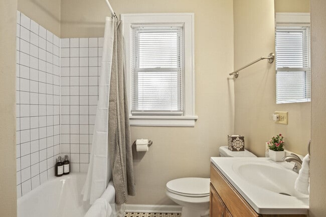 Photo - 1335 N Jackson St Unidad SI ID1265536P