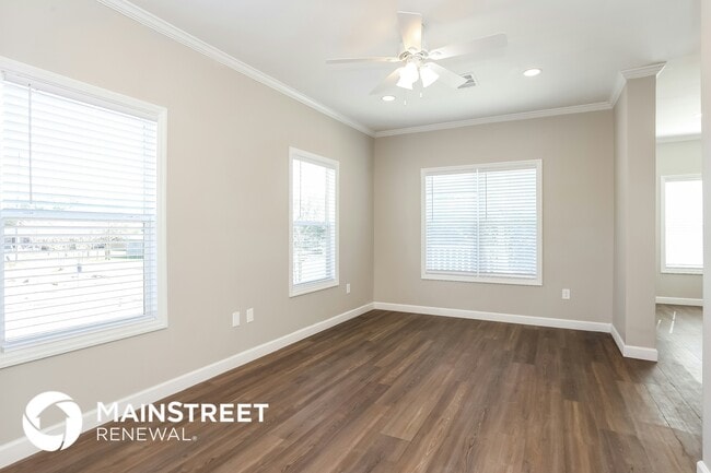 Photo - 2119 Lewis St