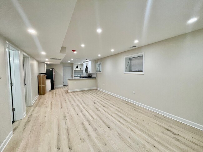 Photo - 4845 N Kostner Ave Unit B