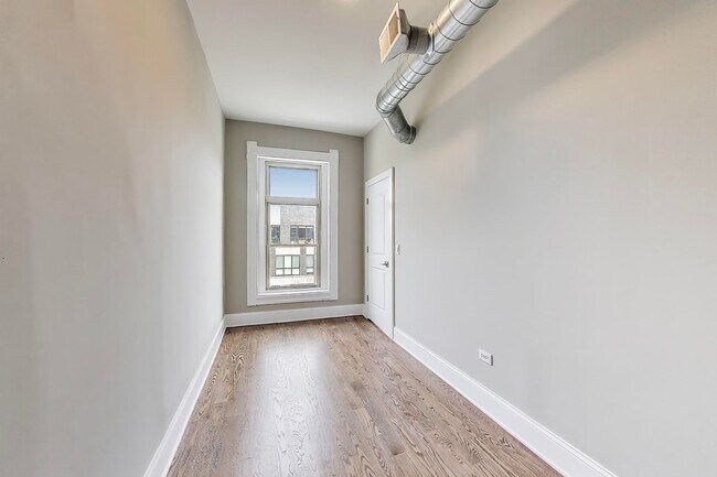 Photo - 1429 W. Grand(AKA 1117 Hoyne) Unidad 3F