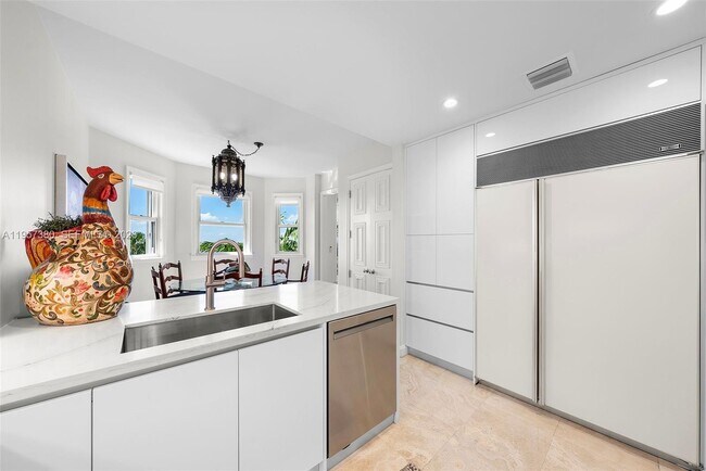 Photo - 13633 Deering Bay Dr Unit 256