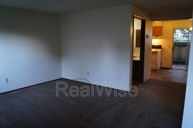 Photo - 1007 NW C St Unit B