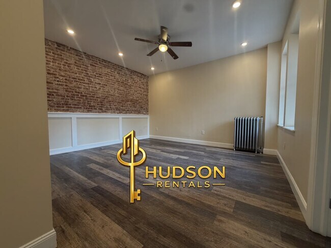 64 Sherman Pl 27 - 70 Sherman Pl Unit 27