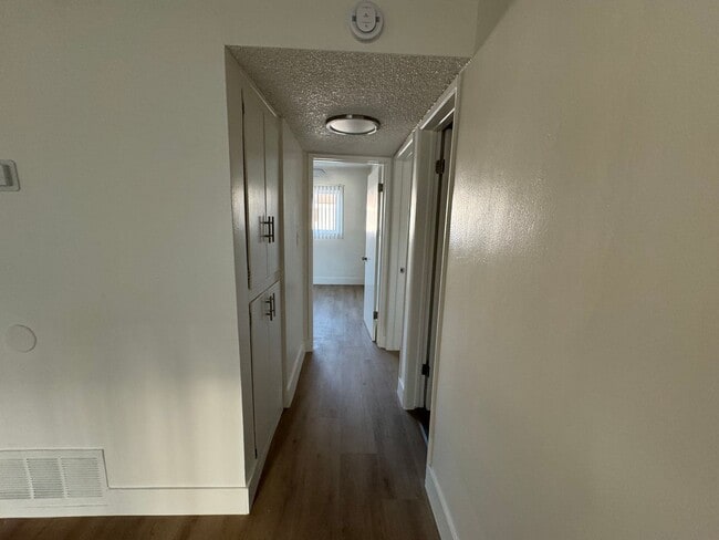 Photo - 9842 Ramona St