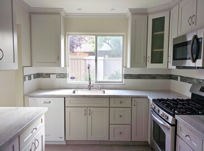 Photo - 1566 Capri Dr