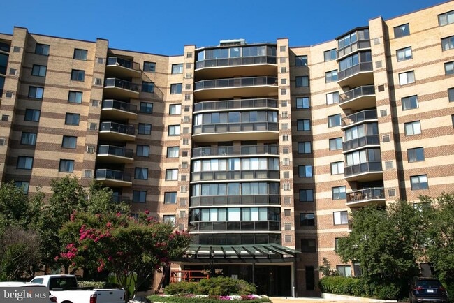 Photo - 8350 Greensboro Dr Apartment Unit 517