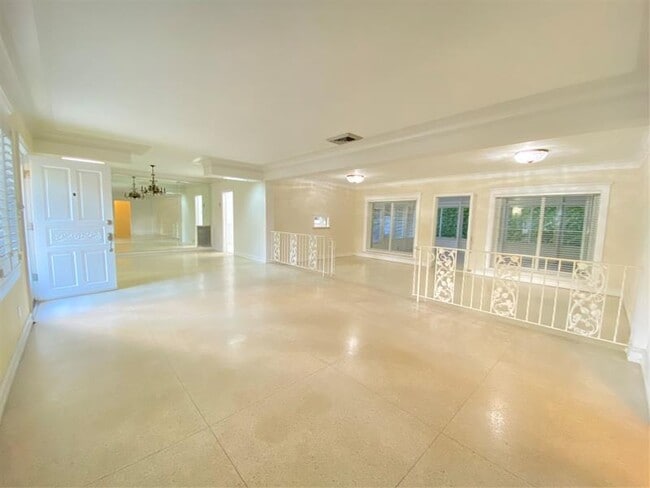 Photo - 1049 Van Buren St