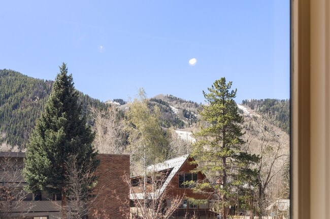Photo - 1006 E Hyman Ave