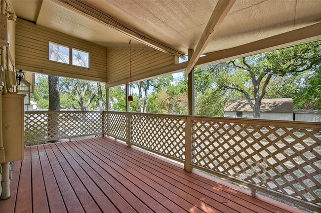 Photo - 6713 Silvermine Dr