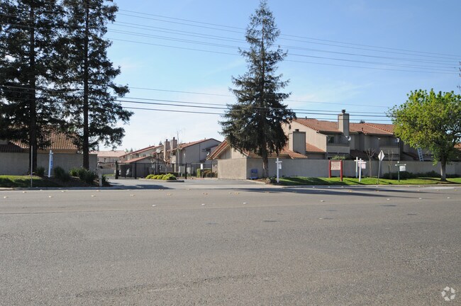 Vintage Grove Townhouses - Vintage Grove Townhouses