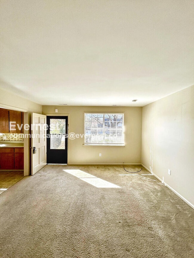 Photo - 206 Cambridge Pl