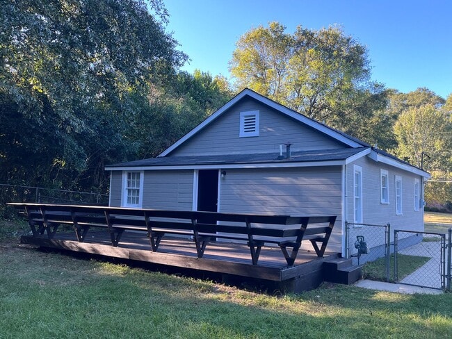 Photo - **AVAILABLE NOW**East Columbus 3 bedroom/2 bathroom Home for Rent***