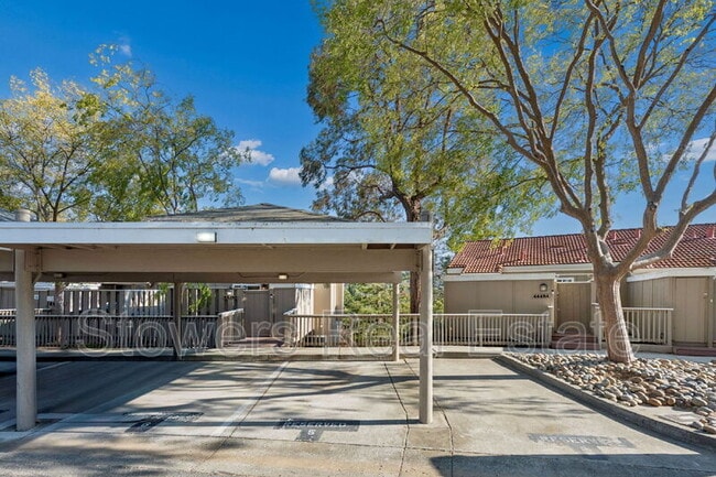4430 Eagle Peak Rd