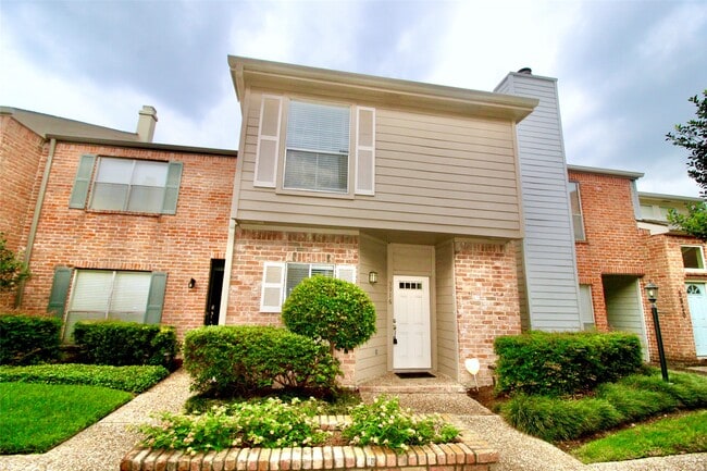 Photo - 5916 Woodway Place Ct