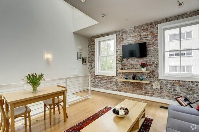 Building Photo - Luxury Loft + Carriage House and Rooftop i...