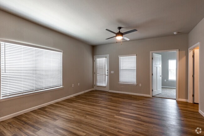 1BD, 1BA - 753SF