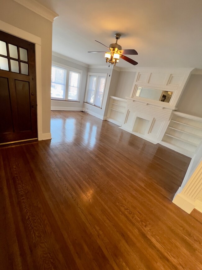 Photo - 4827 W Barry Ave Unidad 1