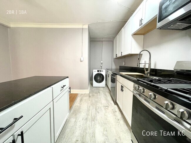 Photo - 710 W 48th St Unidad 106