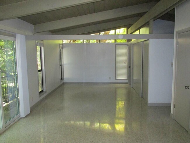 Photo - 506 W 7th St