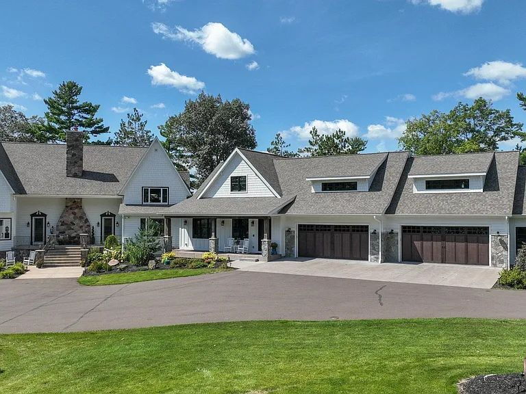 "Spacious Elegance: Luxurious 6-Bed, 6.5-Bath Retreat on Eastside Rd, Birchwood!" - "Spacious Elegance: Luxurious 6-Bed, 6.5-Bath Retreat on Eastside Rd, Birchwood!"