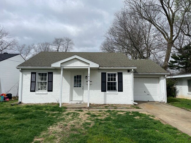 Charming 2 Bedroom Home - Charming 2 Bedroom Home