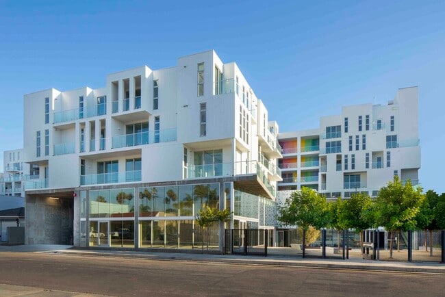 G8 Exterior - G8 Co-living by CLG Rental