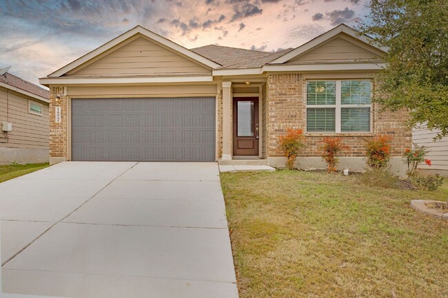 "Charming 3-Bed, 2-Bath Home with Spacious... - "Charming 3-Bed, 2-Bath Home with Spacious...